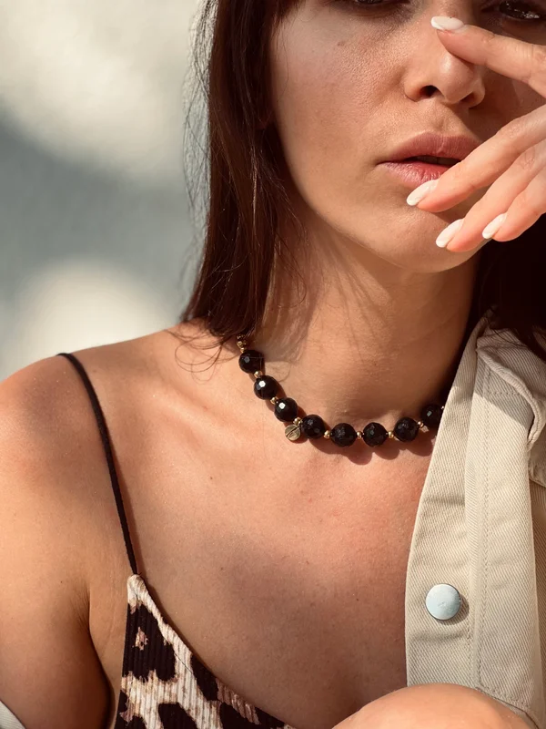 Колие Black Beads