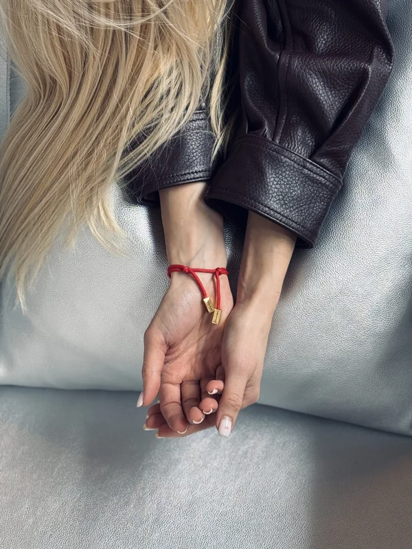 Гривна Red Flicka Rope